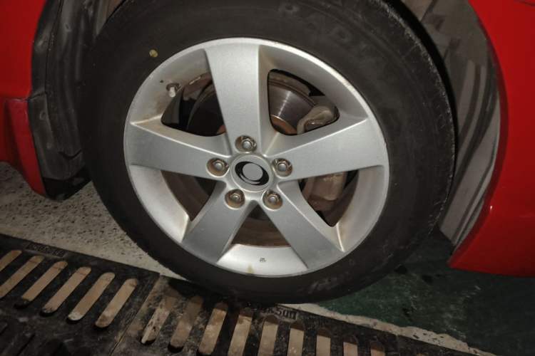 Used CIIMO 2012 1.8L Automatic Right Front Wheel Hub