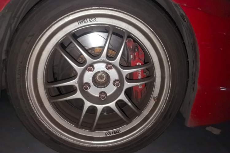 Used CIIMO 2012 1.8L Manual Right Front Wheel Hub