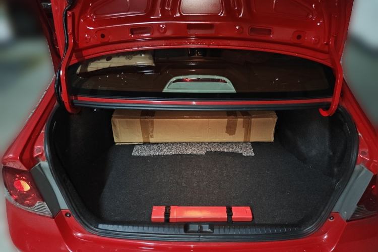 Used CIIMO 2012 1.8L Automatic Trunk