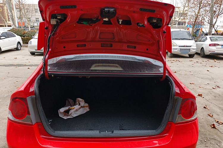 Used CIIMO 2012 1.8L Automatic Trunk