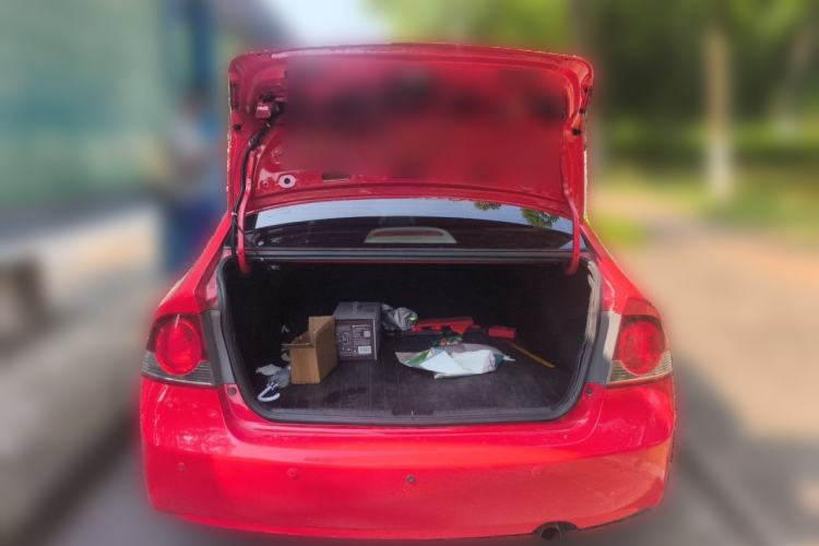 Used CIIMO 2012 1.8L Automatic Trunk