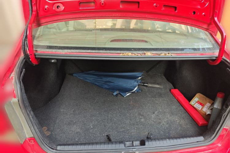 Used CIIMO 2012 1.8L Automatic Trunk