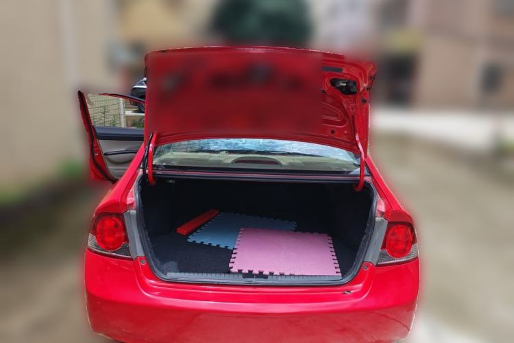Used CIIMO 2012 1.8L Automatic Trunk