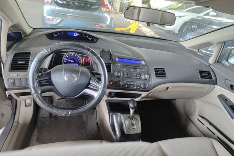 Used CIIMO 2012 1.8L Automatic Center Console