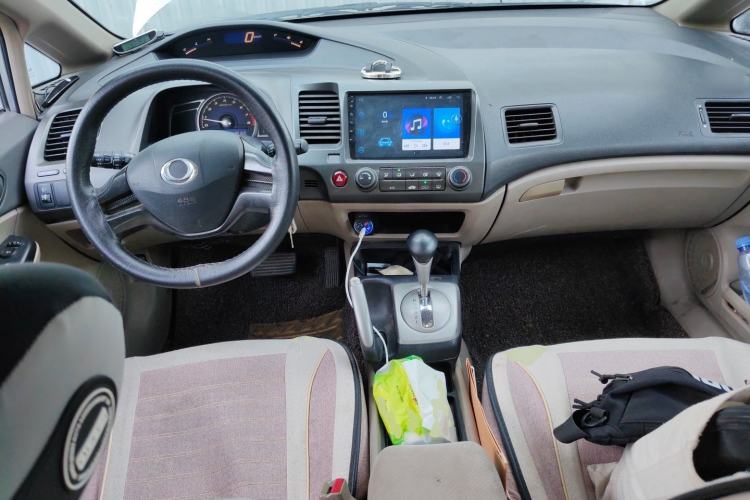 Used CIIMO 2012 1.8L Automatic Center Console