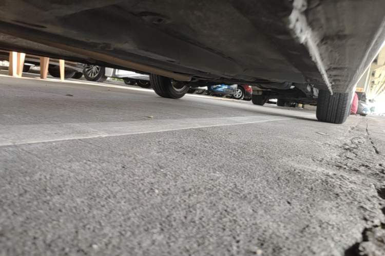 Used CIIMO 2012 1.8L Automatic Chassis Front Left