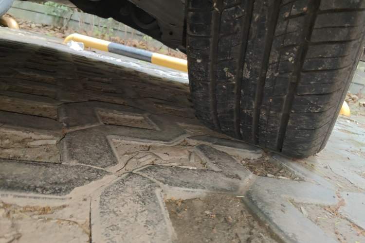 Used CIIMO 2012 1.8L Manual Chassis Rear Left