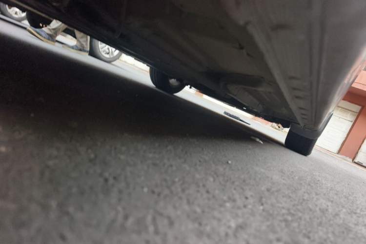 Used CIIMO 2012 1.8L Automatic Chassis Rear Right