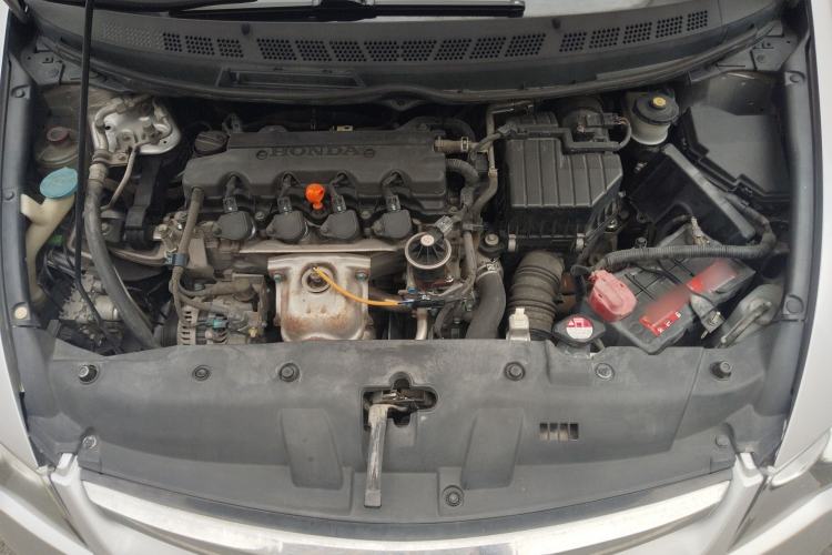 Used CIIMO 2012 1.8L Automatic Engine Bay