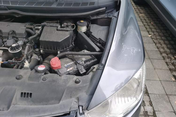 Used CIIMO 2012 1.8L Automatic Engine Bay Left