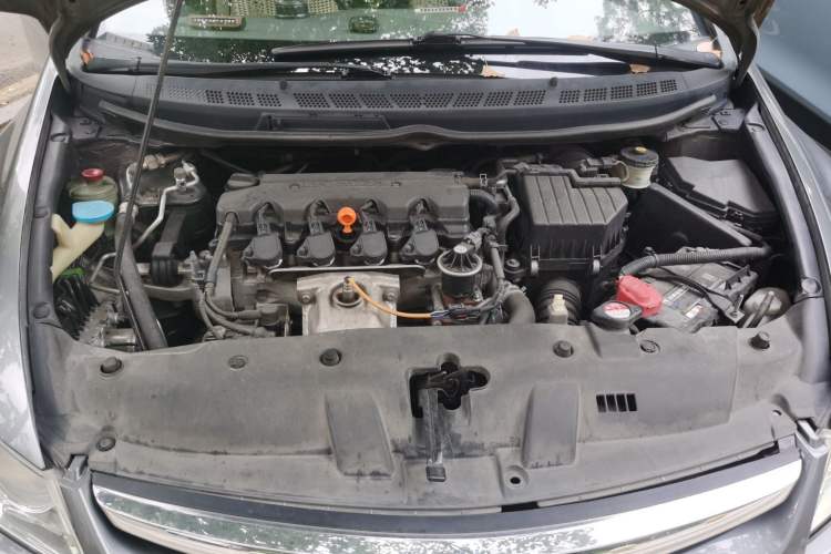 Used CIIMO 2012 1.8L Automatic Engine Bay