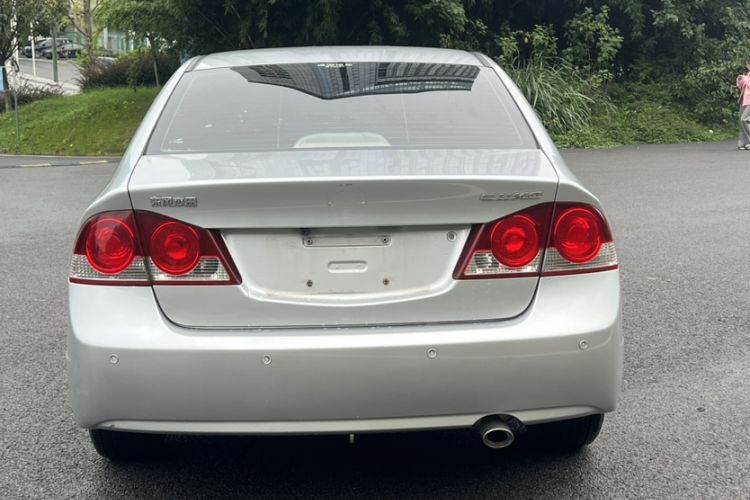 Used CIIMO 2012 1.8L Automatic Exterior 1