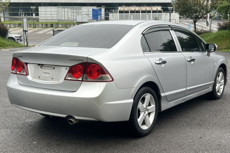 Used CIIMO 2012 1.8L Automatic Exterior 2