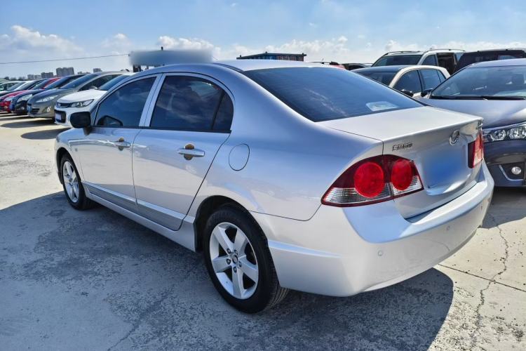 Used CIIMO 2012 1.8L Automatic Exterior 3