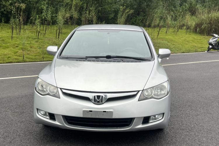Used CIIMO 2012 1.8L Automatic Exterior 4