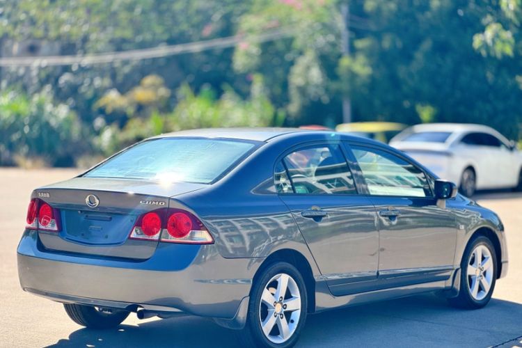 Used CIIMO 2012 1.8L Automatic Exterior 4