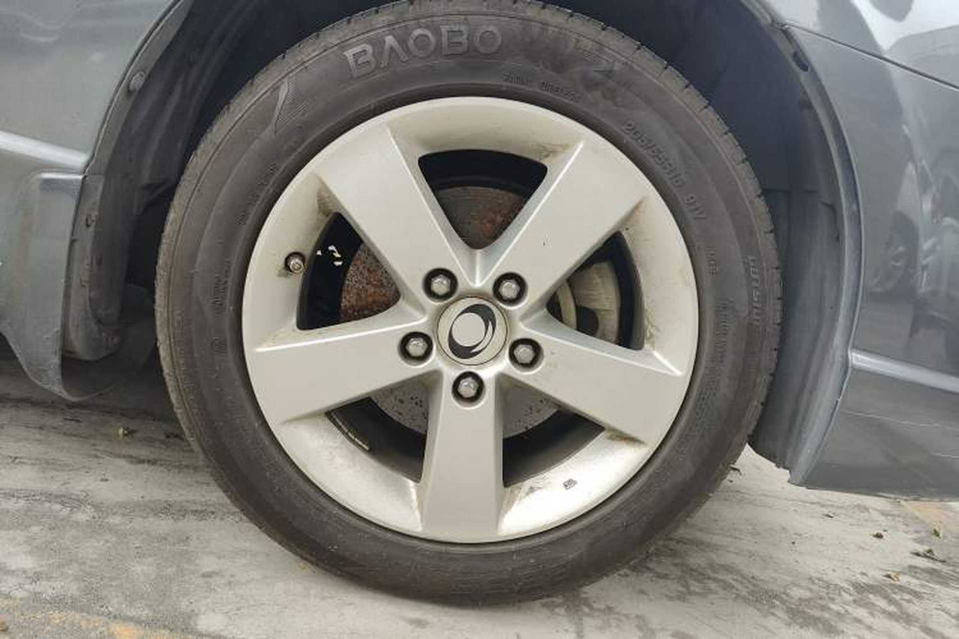 Used CIIMO 2012 1.8L Automatic Exterior 7
