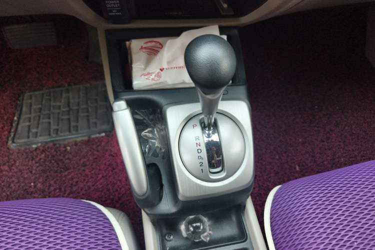 Used CIIMO 2012 1.8L Automatic Gear Lever