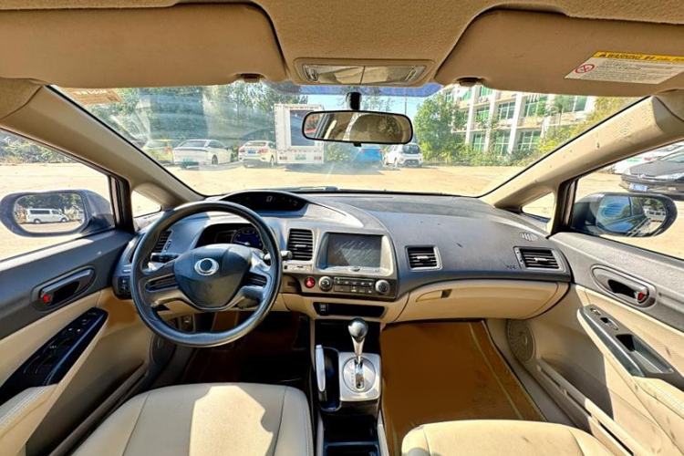 Used CIIMO 2012 1.8L Automatic Interior 1