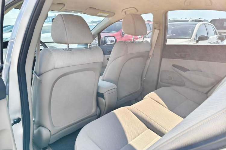 Used CIIMO 2012 1.8L Automatic Interior 3