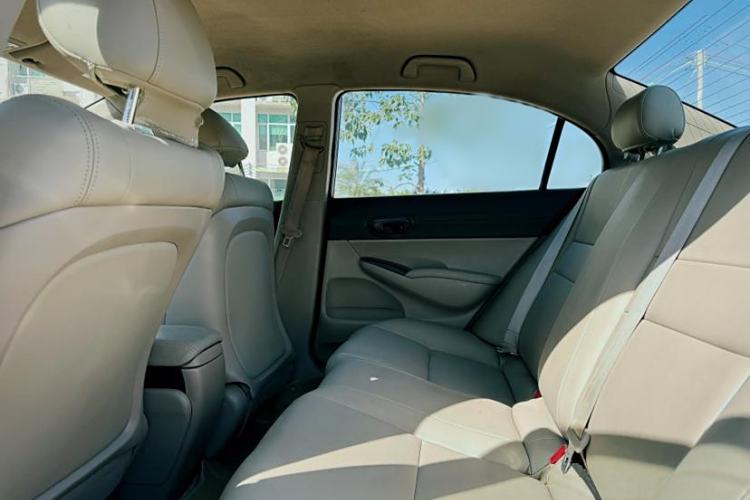 Used CIIMO 2012 1.8L Automatic Interior 3