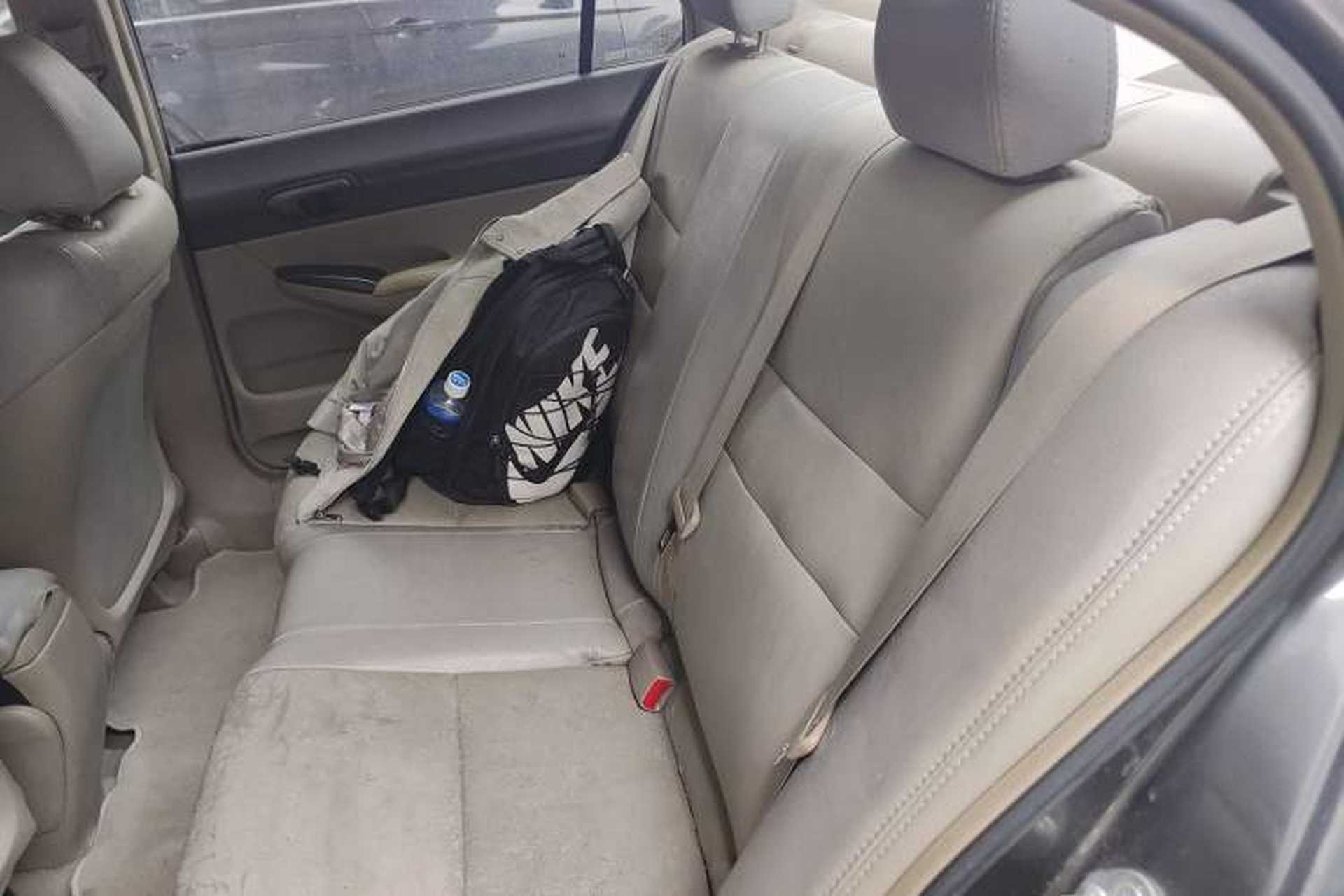 Used CIIMO 2012 1.8L Automatic Interior 4
