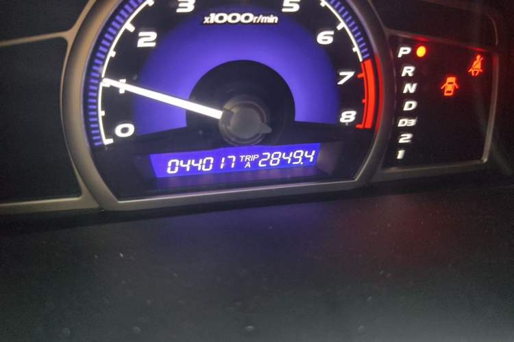 Used CIIMO 2012 1.8L Automatic Odometer Close Up