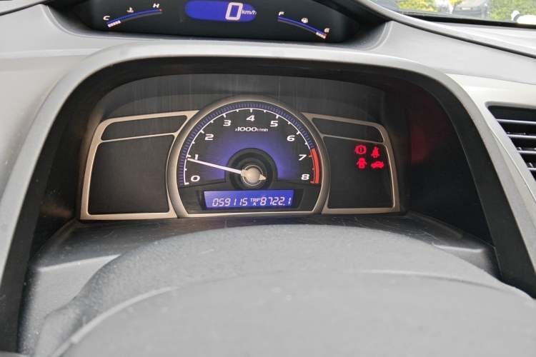 Used CIIMO 2012 1.8L Manual Odometer Close Up