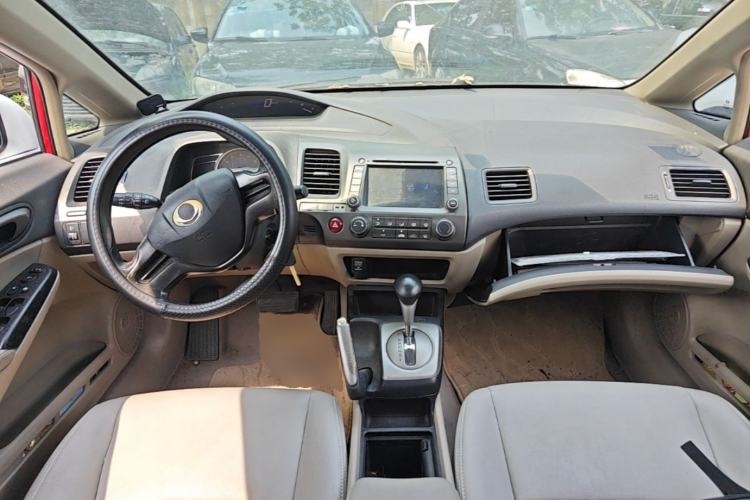 Used CIIMO 2012 1.8L Automatic Center Console