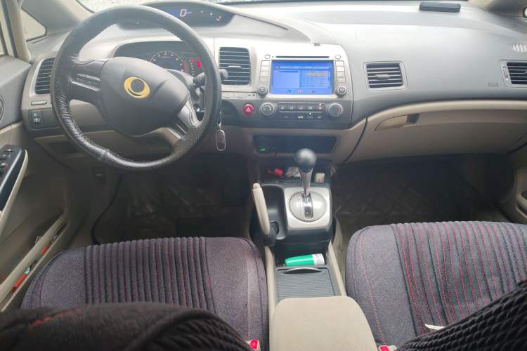 Used CIIMO 2012 1.8L Automatic Center Console