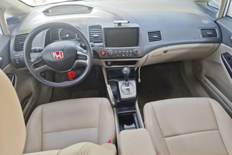 Used CIIMO 2012 1.8L Automatic Center Console