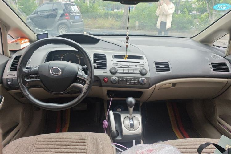 Used CIIMO 2012 1.8L Automatic Center Console