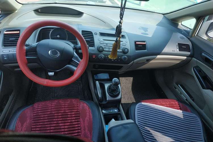 Used CIIMO 2012 1.8L Manual Center Console