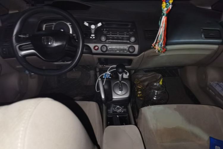 Used CIIMO 2012 1.8L Automatic Center Console