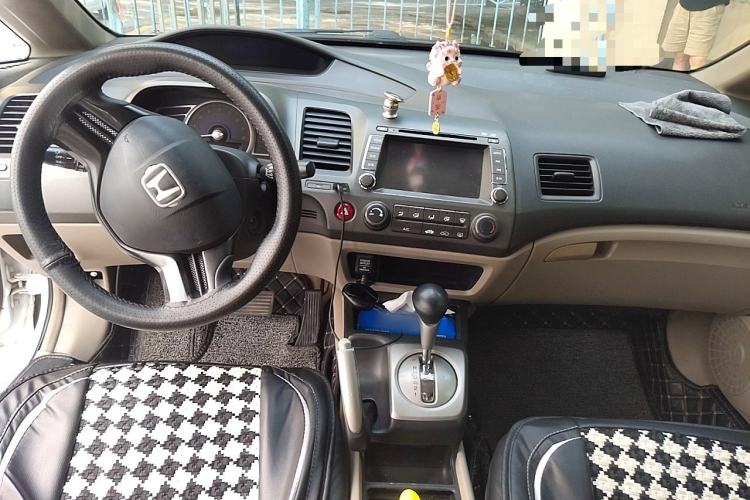 Used CIIMO 2012 1.8L Automatic Center Console