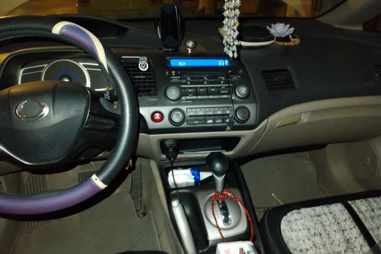 Used CIIMO 2012 1.8L Automatic Center Console