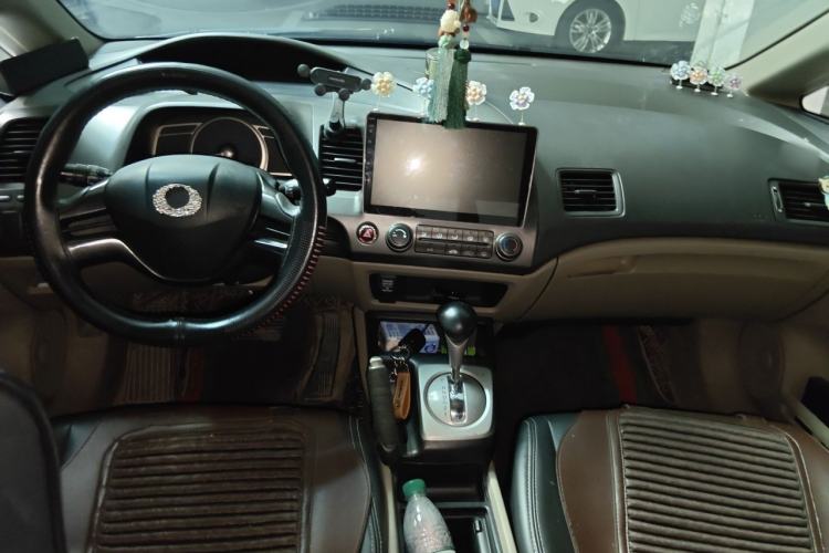 Used CIIMO 2012 1.8L Automatic Center Console
