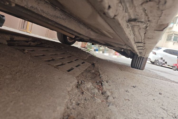 Used CIIMO 2012 1.8L Automatic Chassis Front Left