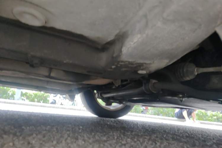 Used CIIMO 2012 1.8L Automatic Chassis Front Right
