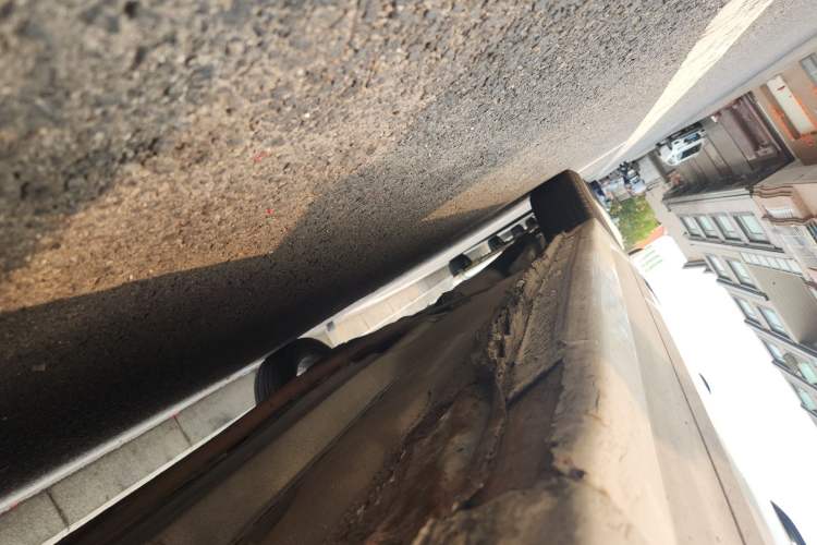 Used CIIMO 2012 1.8L Automatic Chassis Front Right
