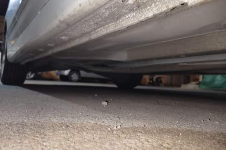 Used CIIMO 2012 1.8L Automatic Chassis Front Right