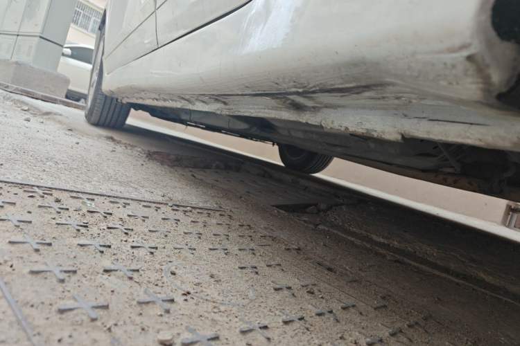 Used CIIMO 2012 1.8L Automatic Chassis Rear Left