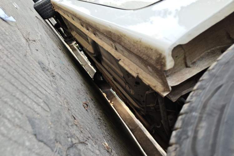 Used CIIMO 2012 1.8L Automatic Chassis Rear Left