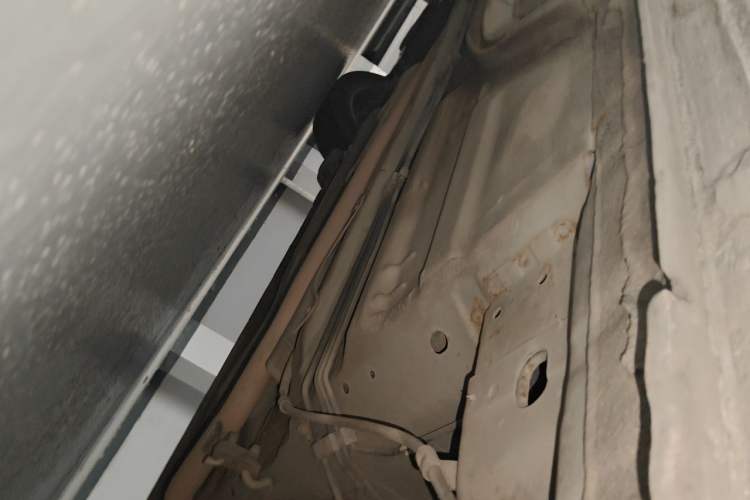 Used CIIMO 2012 1.8L Automatic Chassis Rear Left