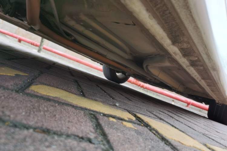 Used CIIMO 2012 1.8L Automatic Chassis Rear Right