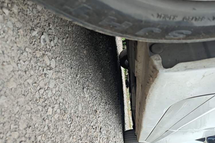 Used CIIMO 2012 1.8L Automatic Chassis Rear Right