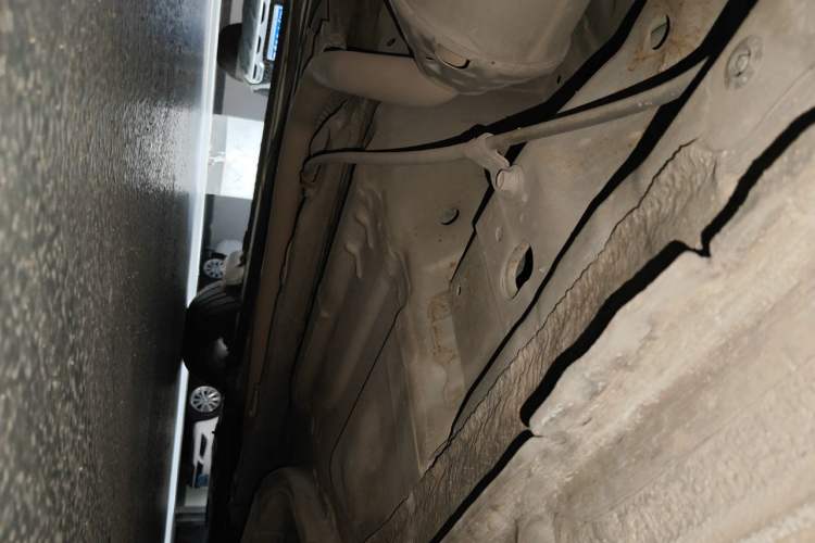 Used CIIMO 2012 1.8L Automatic Chassis Rear Right
