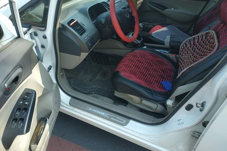 Used CIIMO 2012 1.8L Manual Driver Seat