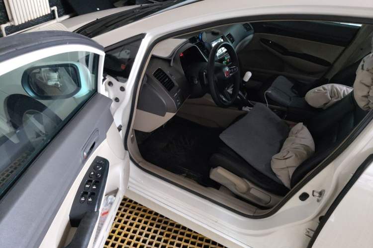 Used CIIMO 2012 1.8L Manual Driver Seat