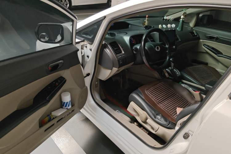 Used CIIMO 2012 1.8L Automatic Driver Seat